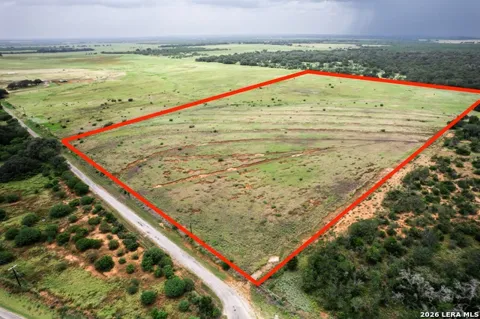 56.9 ACRES County Road 136