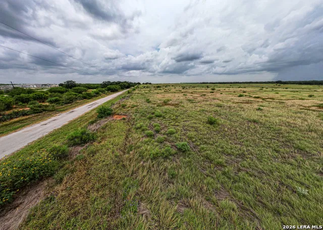 56.9 ACRES County Road 136 Floresville, TX 78114