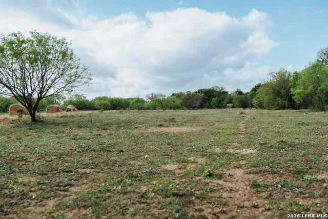 1065 fm 477 Seguin, TX 78155