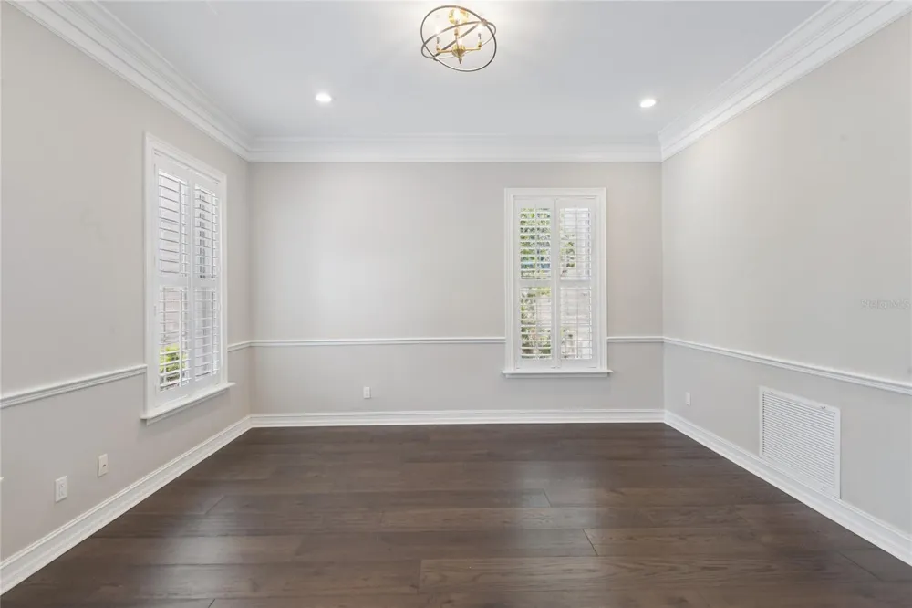 5105 W NEPTUNE WAY Tampa, FL 33609