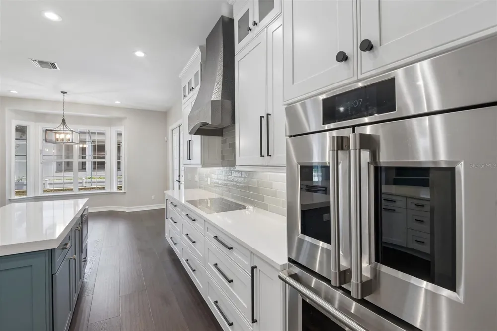 5105 W NEPTUNE WAY Tampa, FL 33609