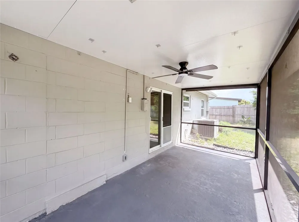2242 E DANA DRIVE Deltona, FL 32738