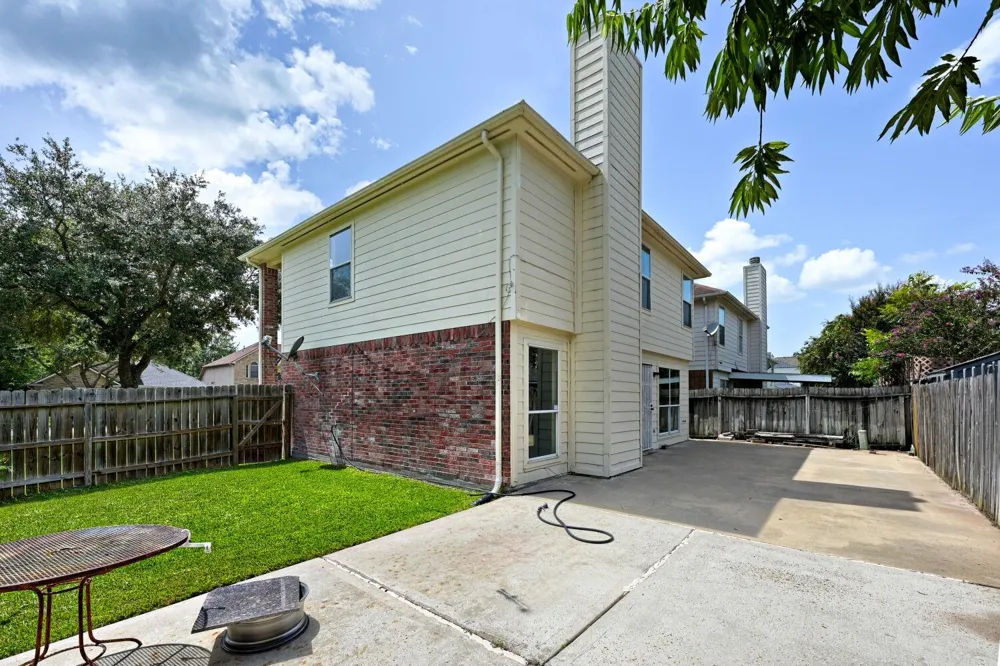 643 Meadow Knoll Drive Stafford, TX 77477