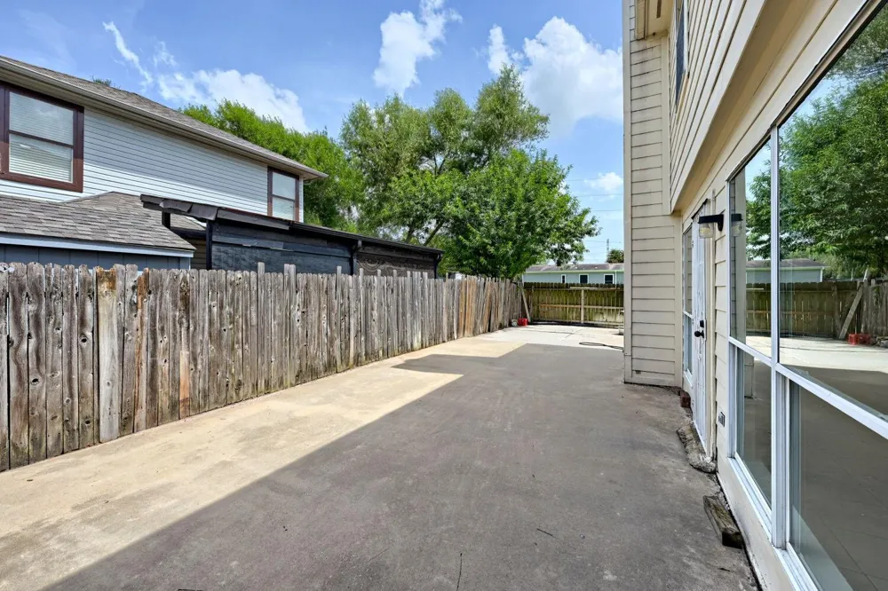 643 Meadow Knoll Drive Stafford, TX 77477