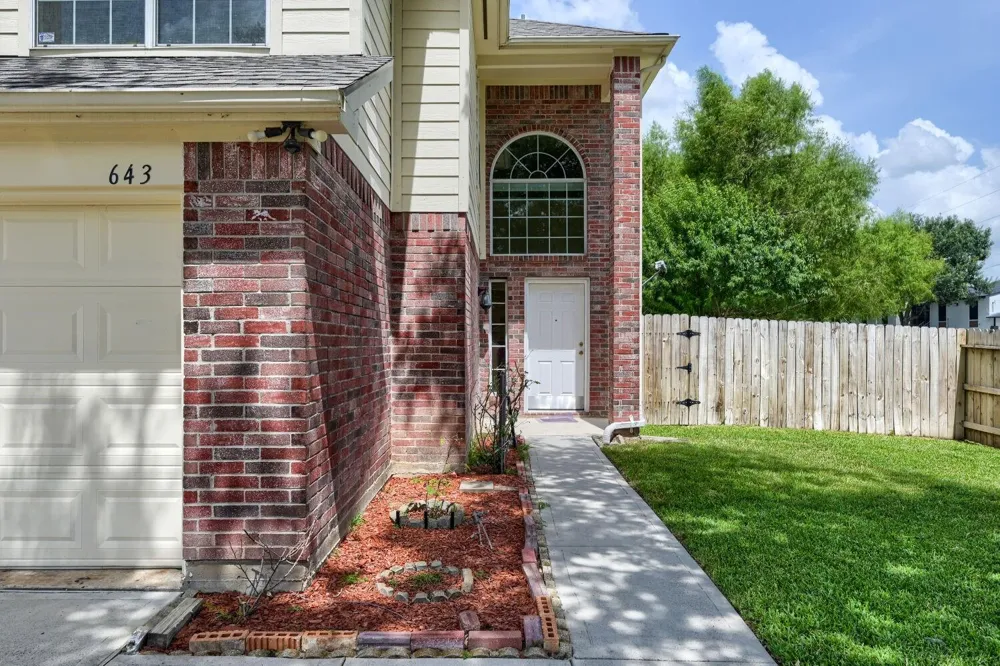 643 Meadow Knoll Drive Stafford, TX 77477