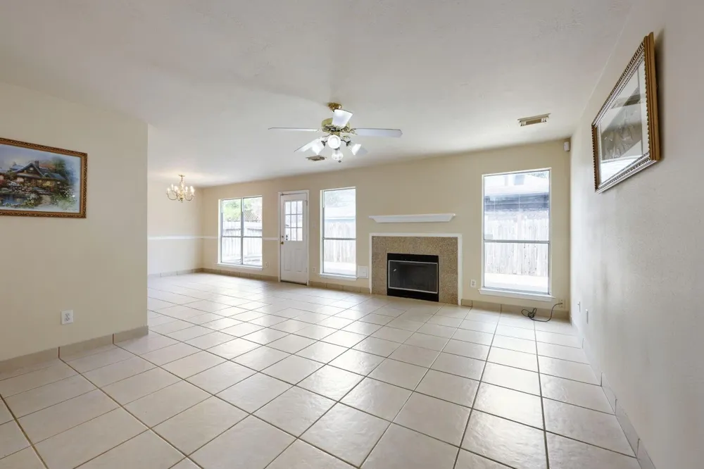 643 Meadow Knoll Drive Stafford, TX 77477