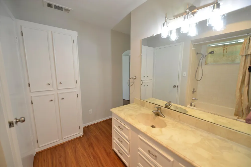 247 Selkirk Drive Bay City, TX 77414