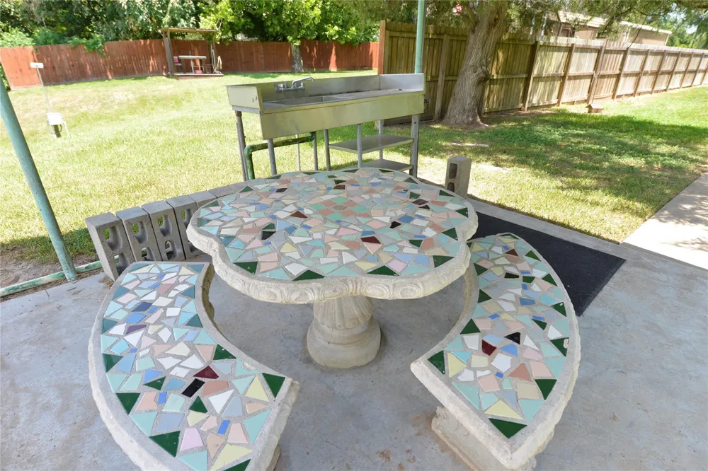 247 Selkirk Drive Bay City, TX 77414