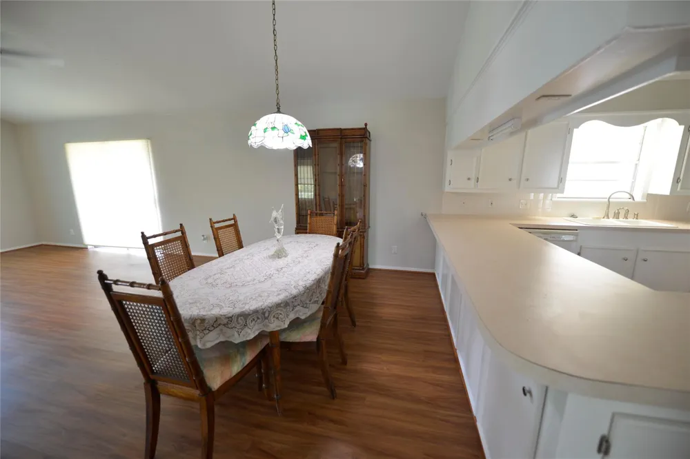 247 Selkirk Drive Bay City, TX 77414