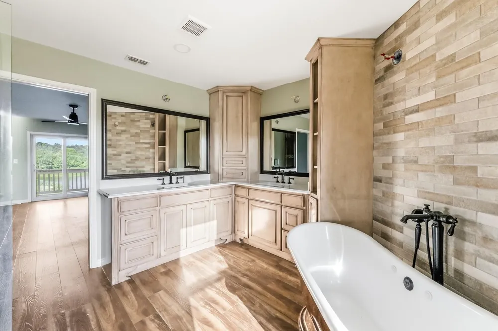 13 Lookout Ridge Huntsville, TX 77340