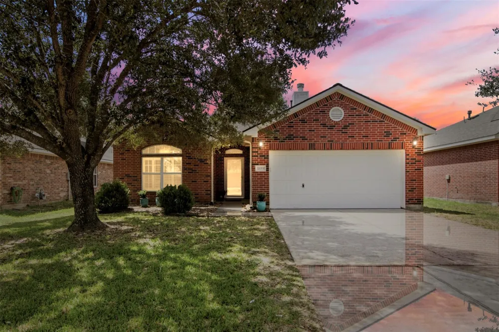 32019 Sue Lane Pinehurst, TX 77362