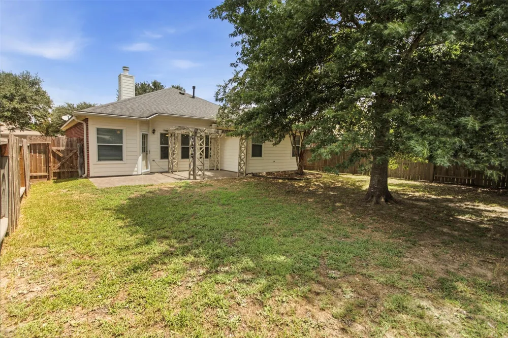 32019 Sue Lane Pinehurst, TX 77362