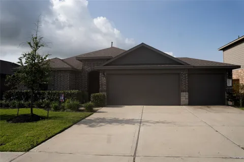 1008 Llano Trail