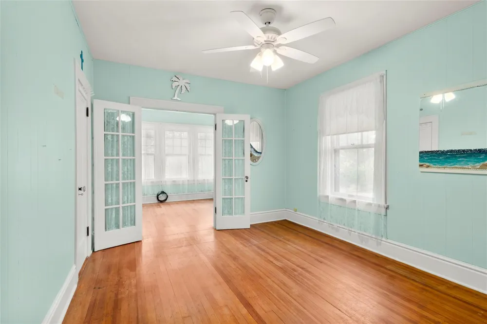 400 S Mckinney Street Mexia, TX 76667