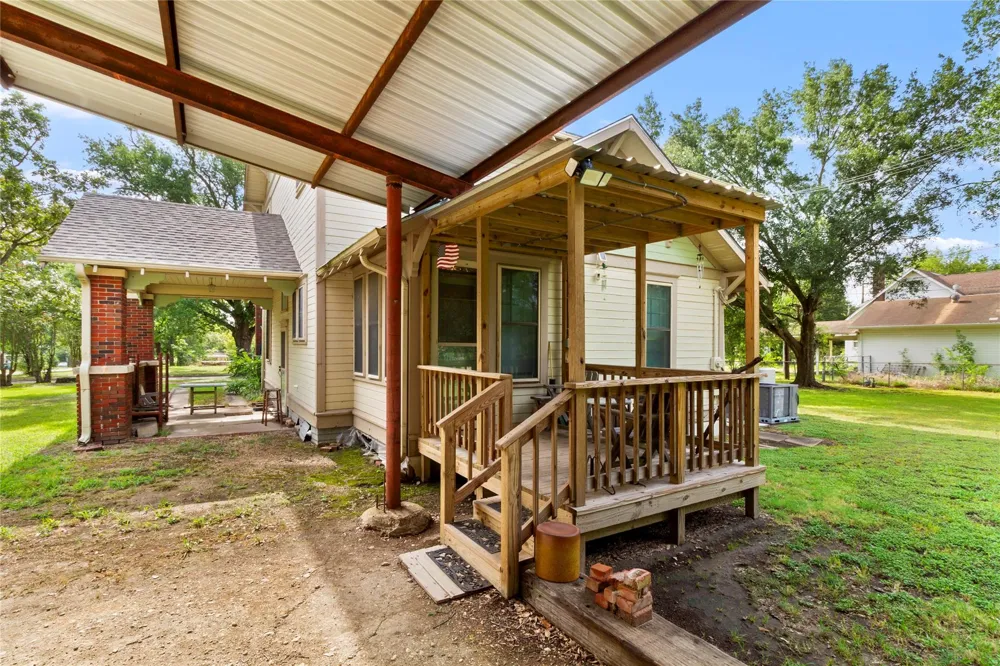 400 S Mckinney Street Mexia, TX 76667