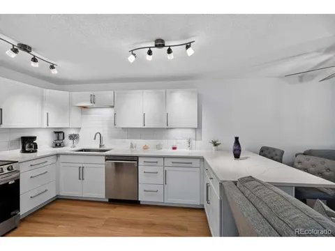 745 S Alton Way #11A