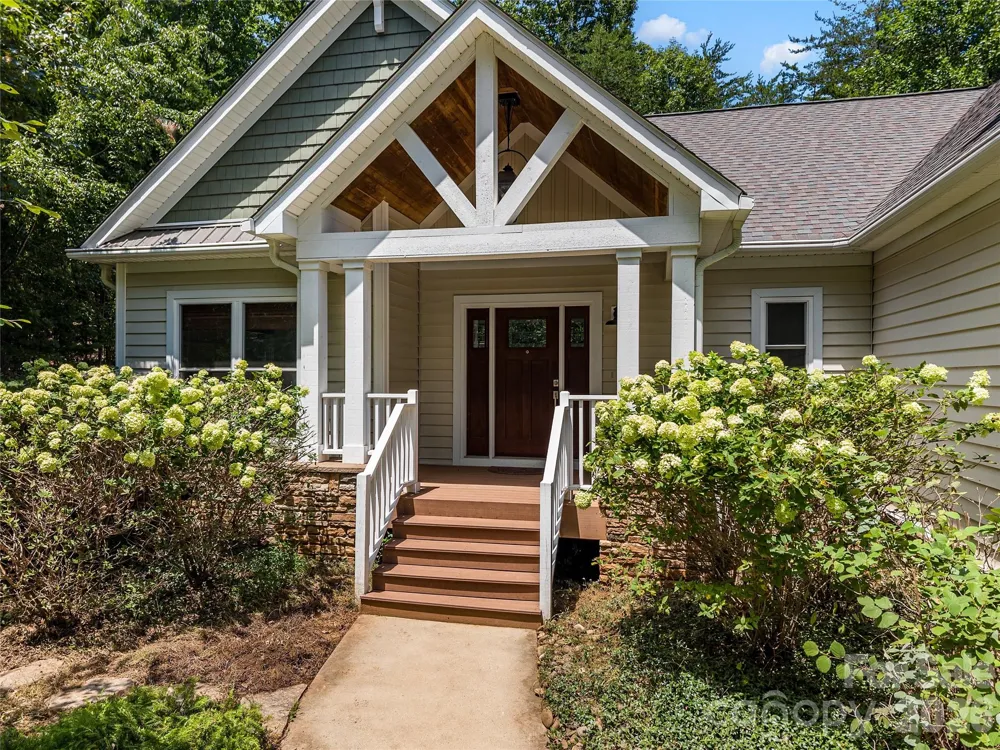 240 Persimmon Hill Drive Columbus, NC 28722