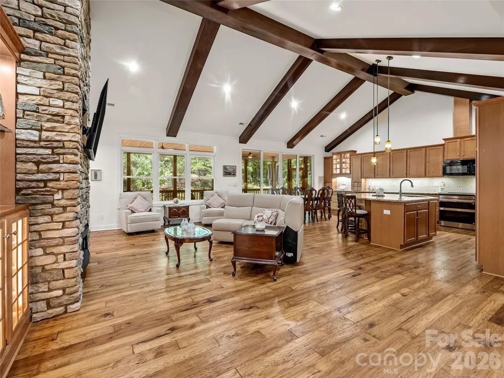 240 Persimmon Hill Drive Columbus, NC 28722