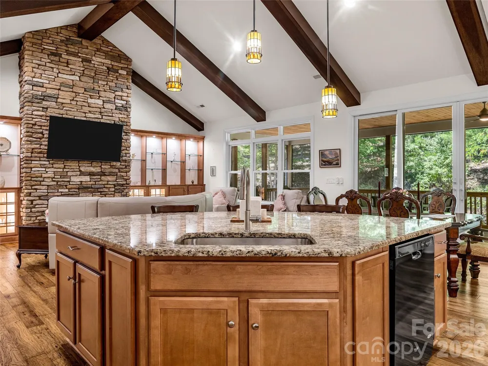 240 Persimmon Hill Drive Columbus, NC 28722