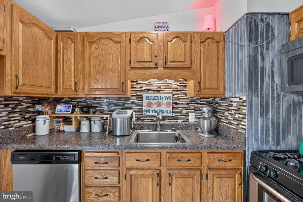 2397 HIGHVIEW CIRCLE Staunton, VA 24401