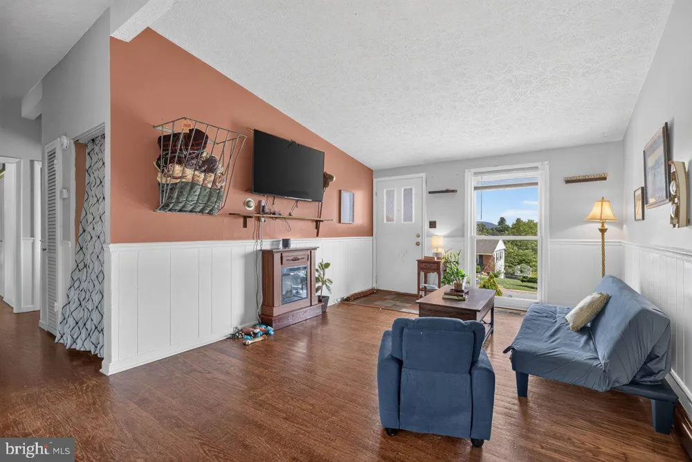 2397 HIGHVIEW CIRCLE Staunton, VA 24401