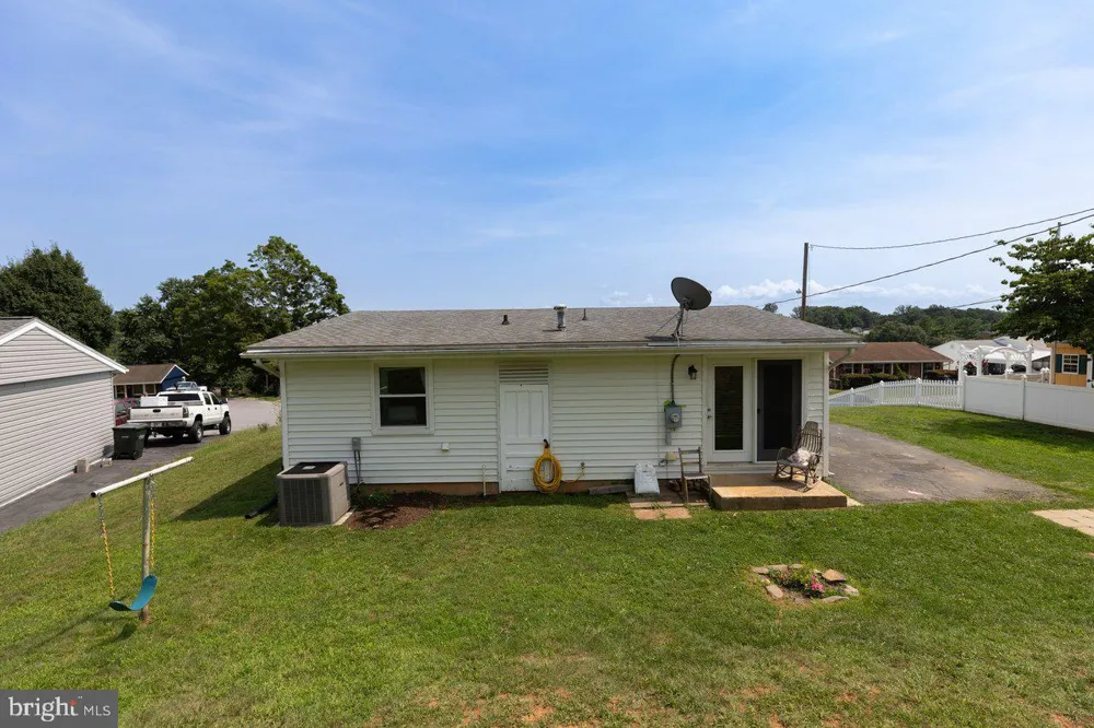 2397 HIGHVIEW CIRCLE Staunton, VA 24401