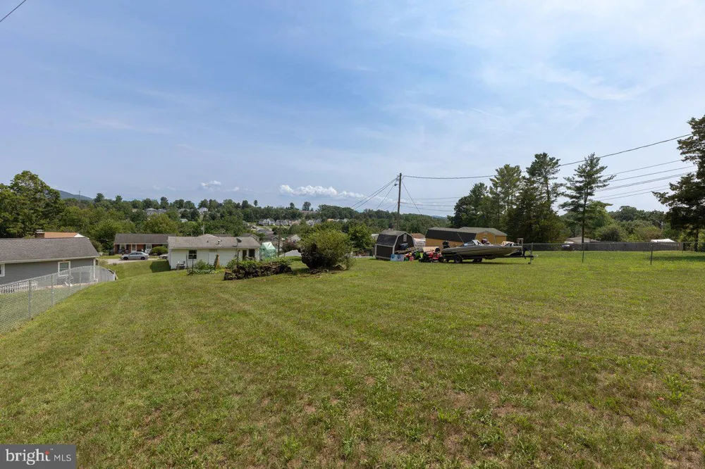 2397 HIGHVIEW CIRCLE Staunton, VA 24401