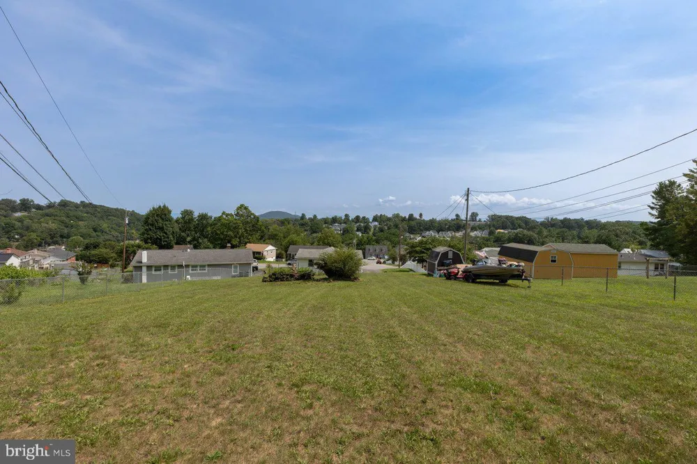 2397 HIGHVIEW CIRCLE Staunton, VA 24401
