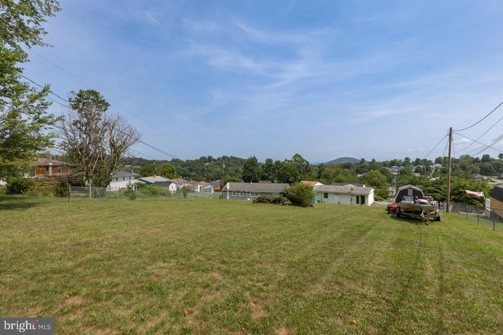 2397 HIGHVIEW CIRCLE Staunton, VA 24401