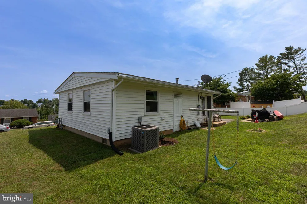 2397 HIGHVIEW CIRCLE Staunton, VA 24401