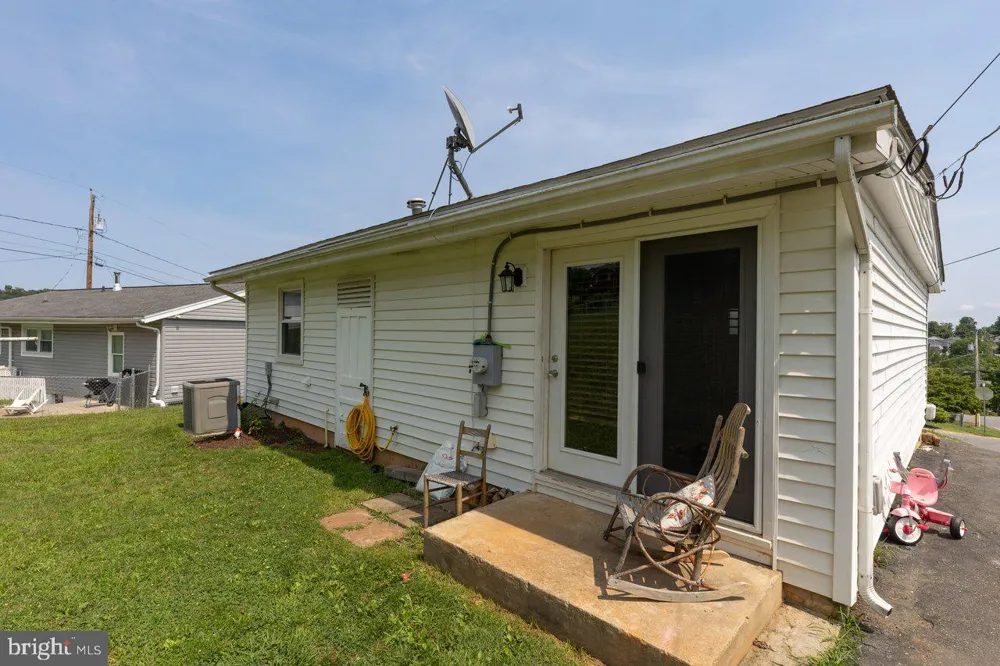 2397 HIGHVIEW CIRCLE Staunton, VA 24401