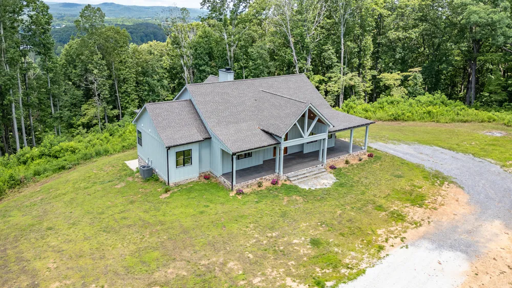 4384 Round Pond Road LaFayette, GA 30728