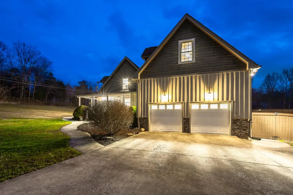 2322 Mowbray Pike Soddy Daisy, TN 37379