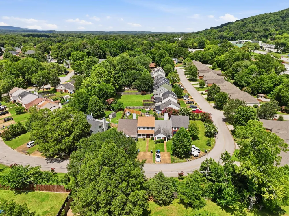 1353 Village Green Drive Hixson, TN 37343