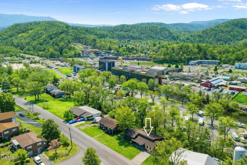 4020 Hitching Post Road Pigeon Forge, TN 37863