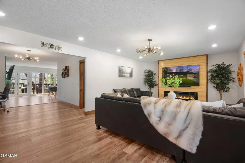 4020 Hitching Post Road Pigeon Forge, TN 37863