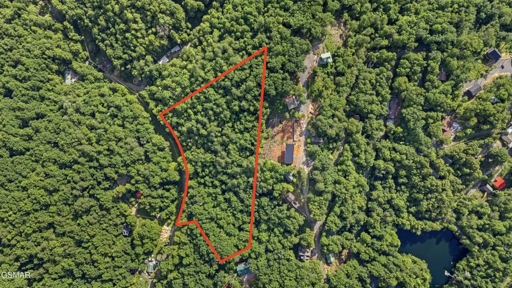 4321 Manis Hollow Road Gatlinburg, TN 37738