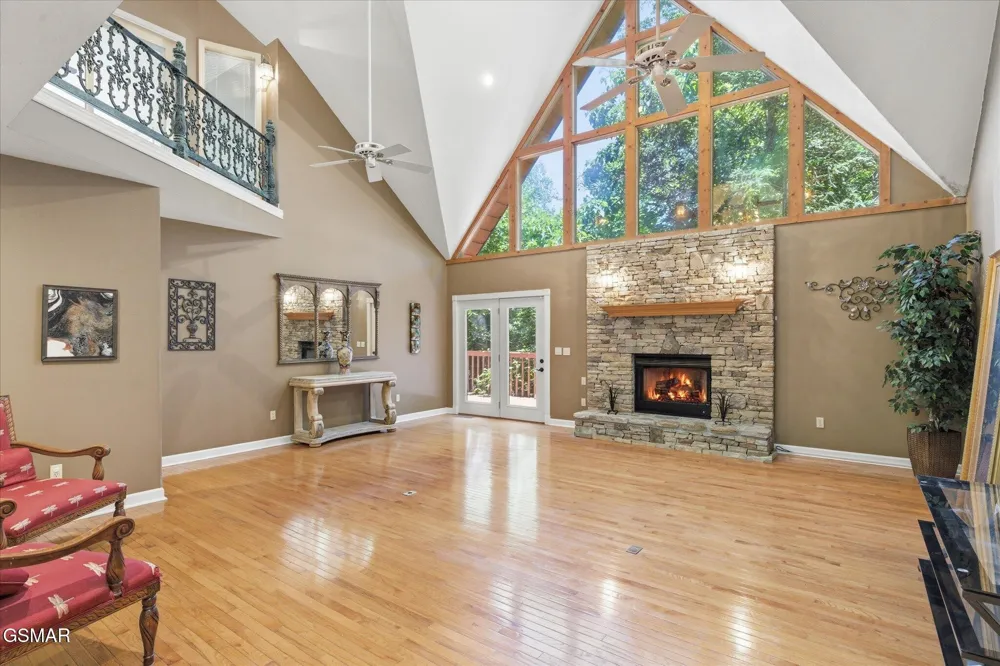 201 Clear Point Lane Pigeon Forge, TN 37863