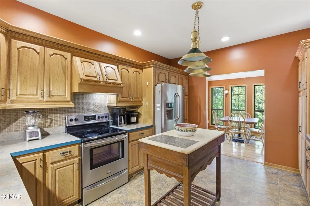 201 Clear Point Lane Pigeon Forge, TN 37863