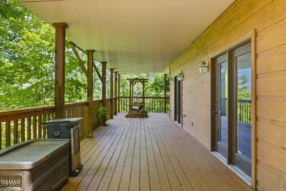 201 Clear Point Lane Pigeon Forge, TN 37863