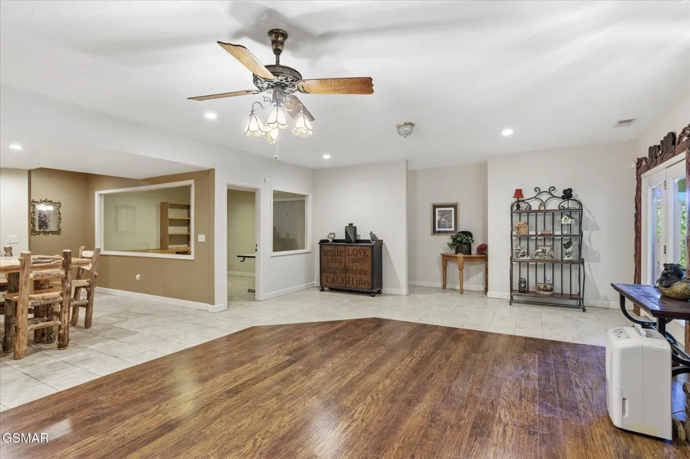 201 Clear Point Lane Pigeon Forge, TN 37863