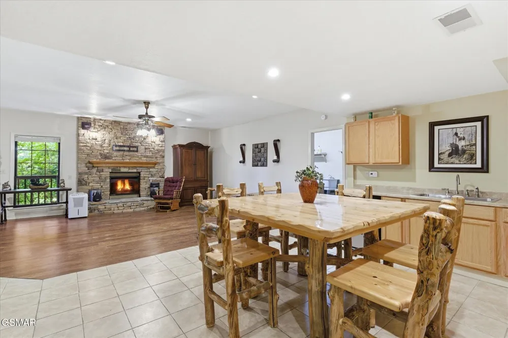 201 Clear Point Lane Pigeon Forge, TN 37863