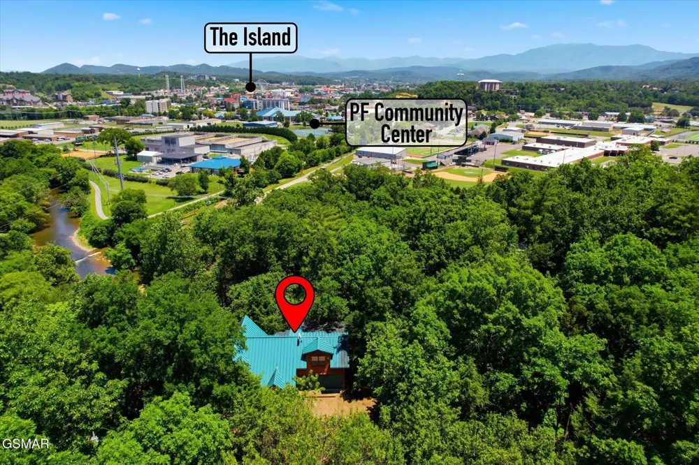 201 Clear Point Lane Pigeon Forge, TN 37863