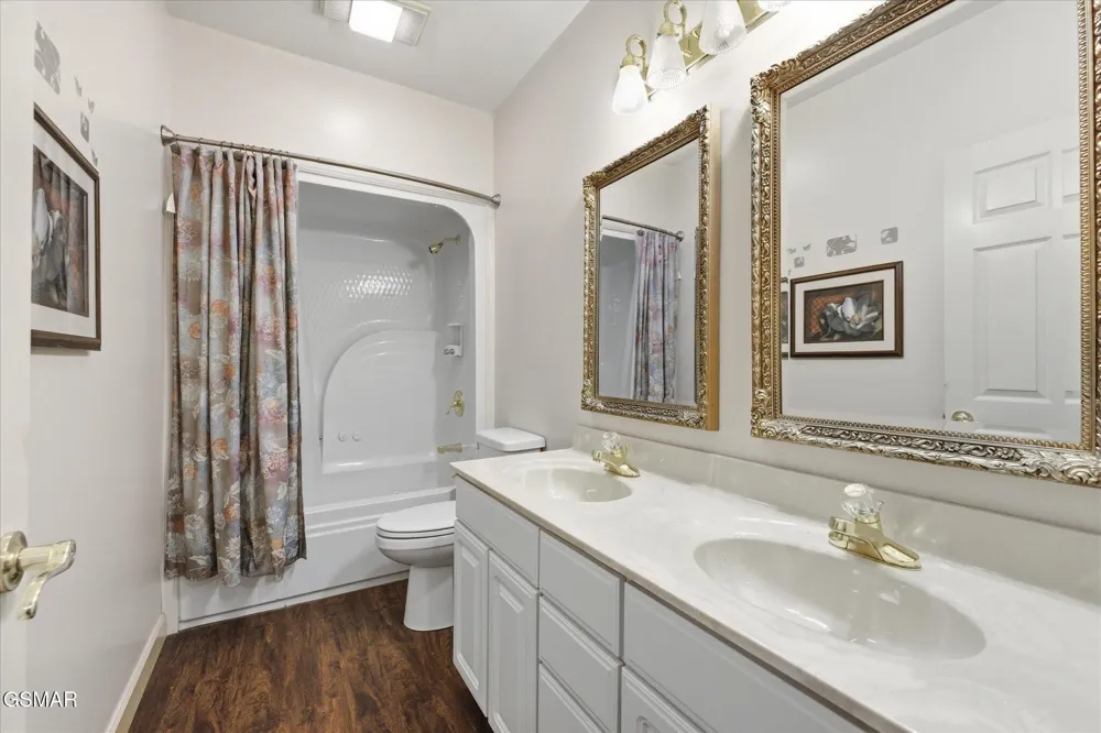 201 Clear Point Lane Pigeon Forge, TN 37863