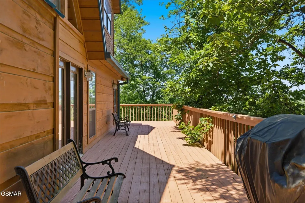 201 Clear Point Lane Pigeon Forge, TN 37863