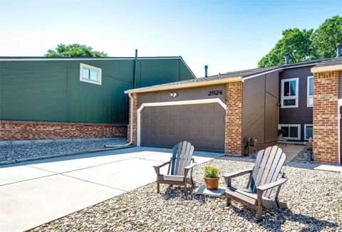 2924 W Bryant Circle