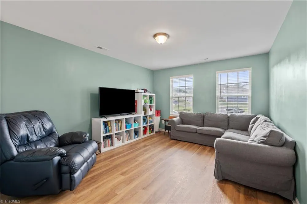 4604 Fairway Run Drive Pfafftown, NC 27040