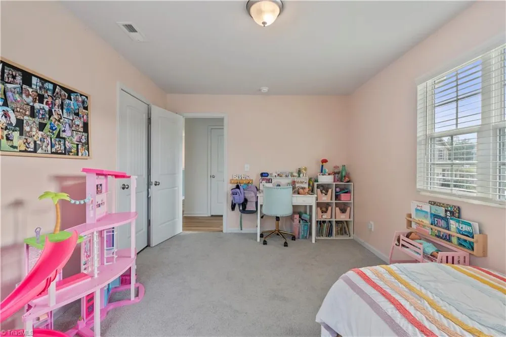 4604 Fairway Run Drive Pfafftown, NC 27040