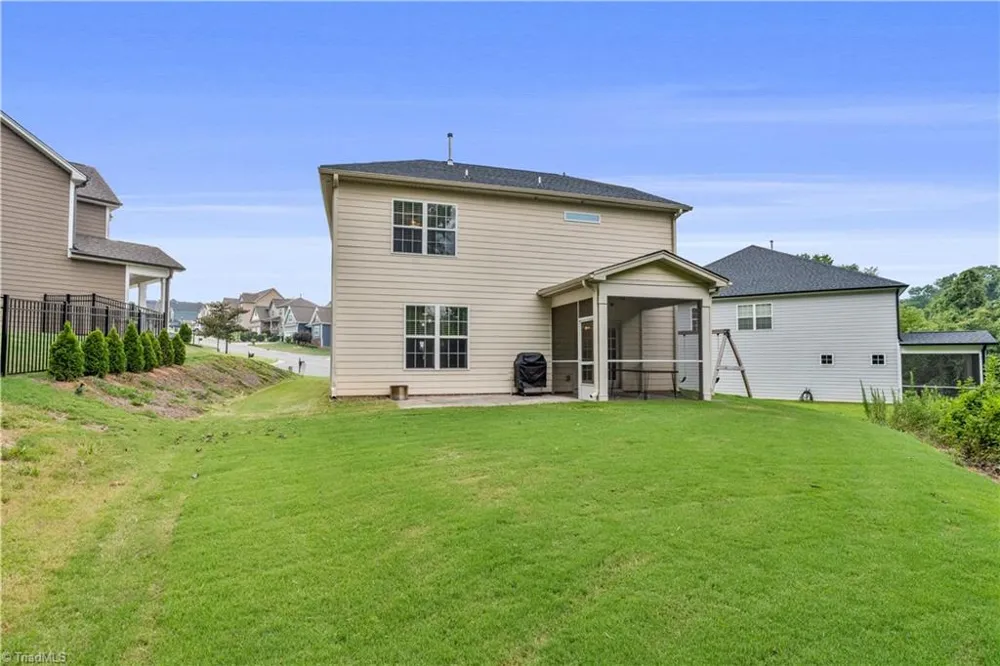 4604 Fairway Run Drive Pfafftown, NC 27040