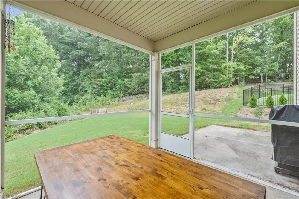 4604 Fairway Run Drive Pfafftown, NC 27040